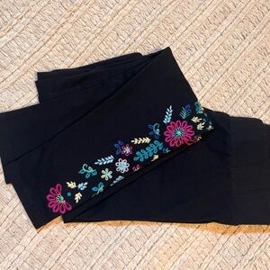 TORRID BLACK & Floral Embroidered Full length Leggings Size 00